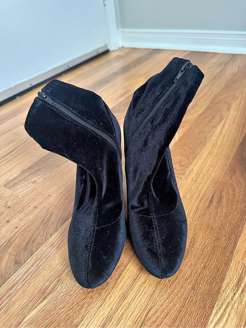 Madden Girl Fantasy Black Heeled Ankle Boots